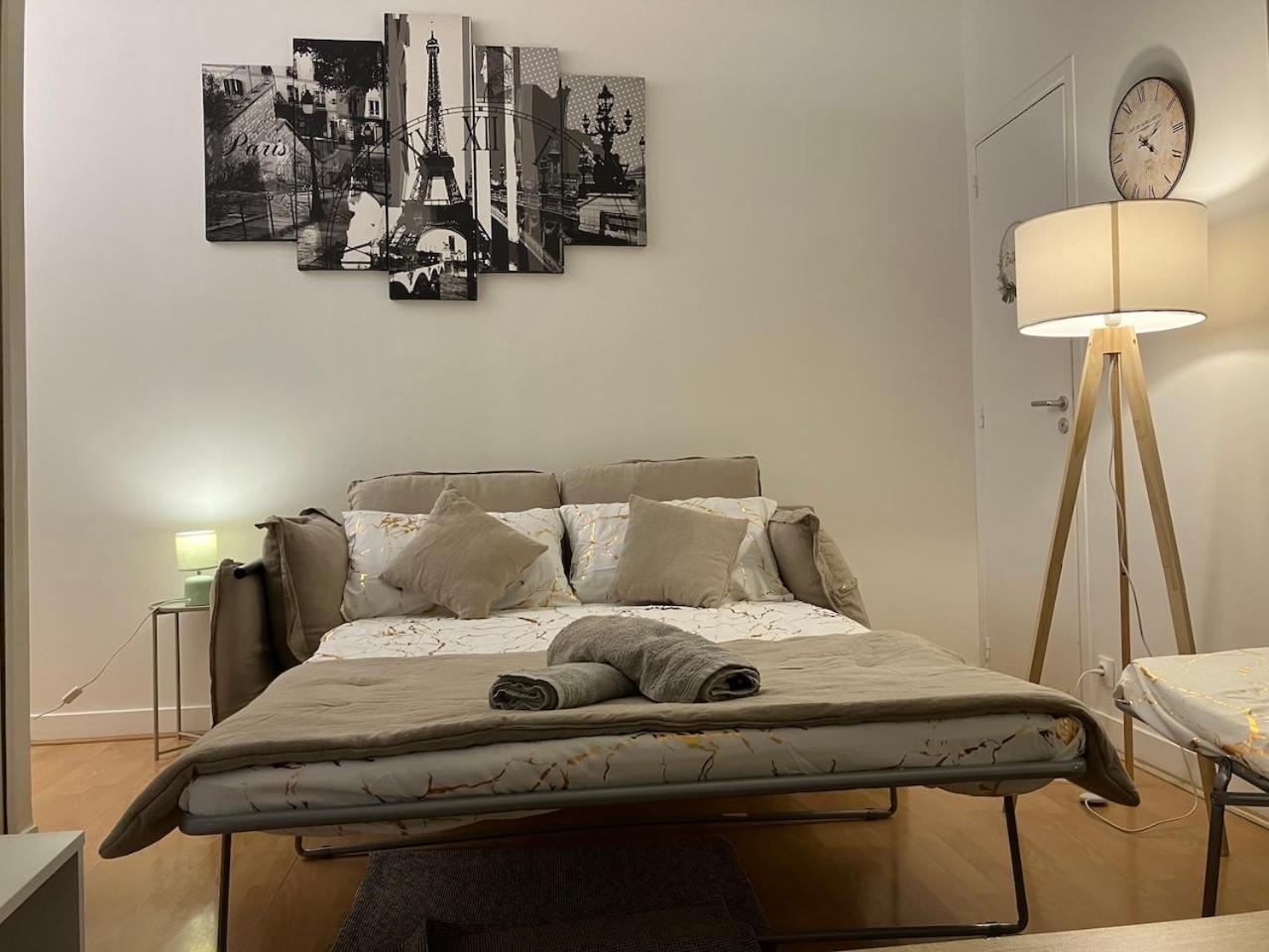 Gold Hotel - Paris-Disney Studio Chelles  Ngoại thất bức ảnh